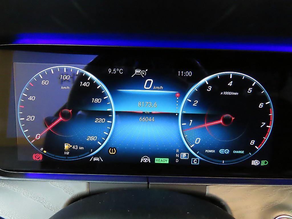 Mercedes Benz E class - Vista 9