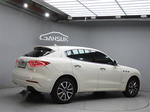 Maserati Levante - Vista 8