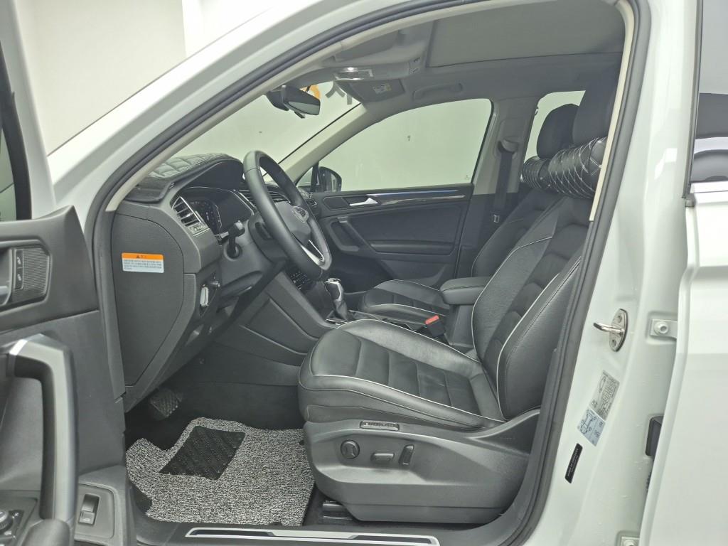 Volkswagen Tiguan - Vista 11