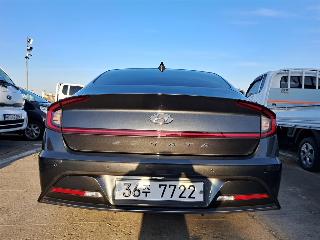 HYUNDAI Sonata - Vista 4