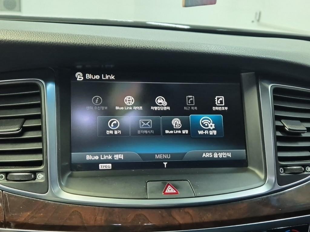 HYUNDAI Equus - Vista 12