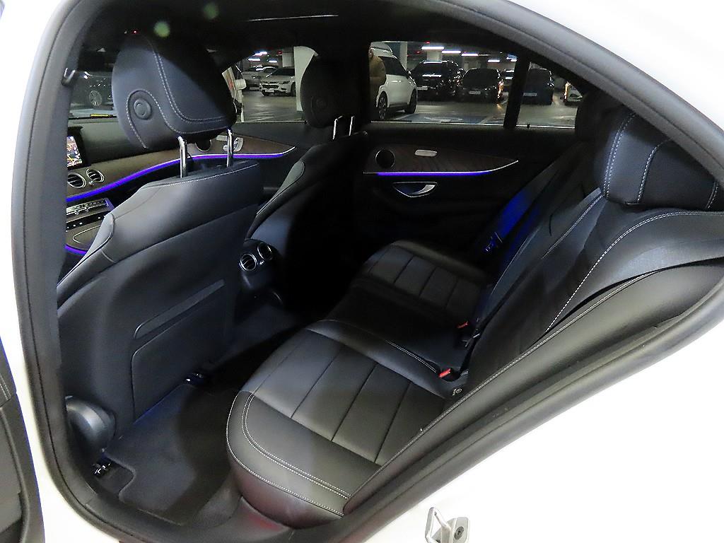Mercedes Benz E class - Vista 7