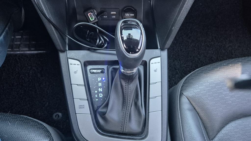 HYUNDAI Avante - Vista 5