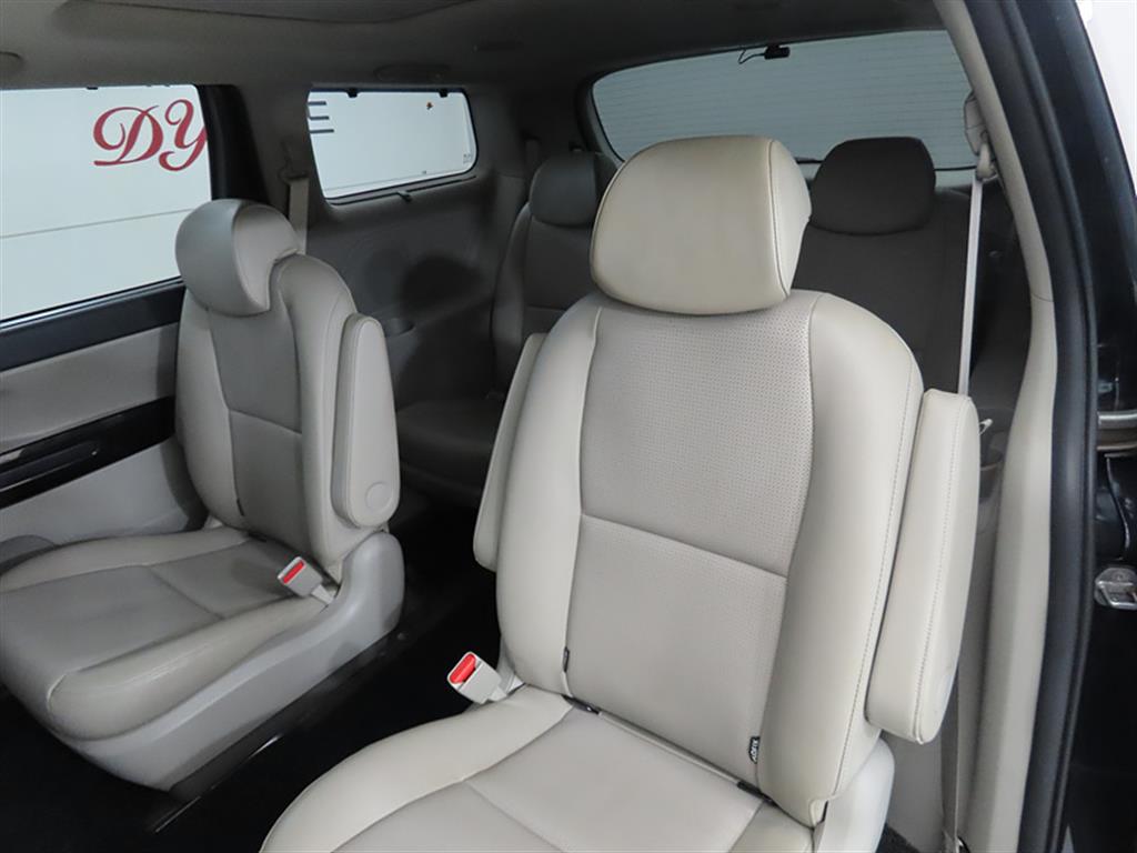 KIA Carnival - Vista 7