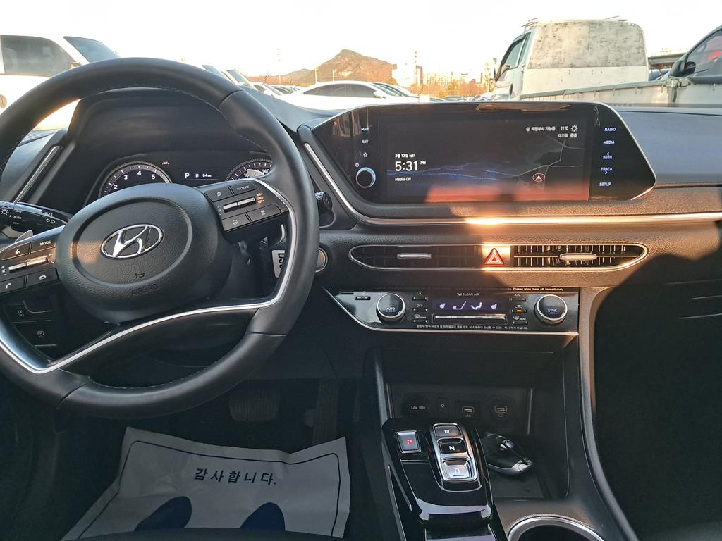 HYUNDAI Sonata - Vista 5