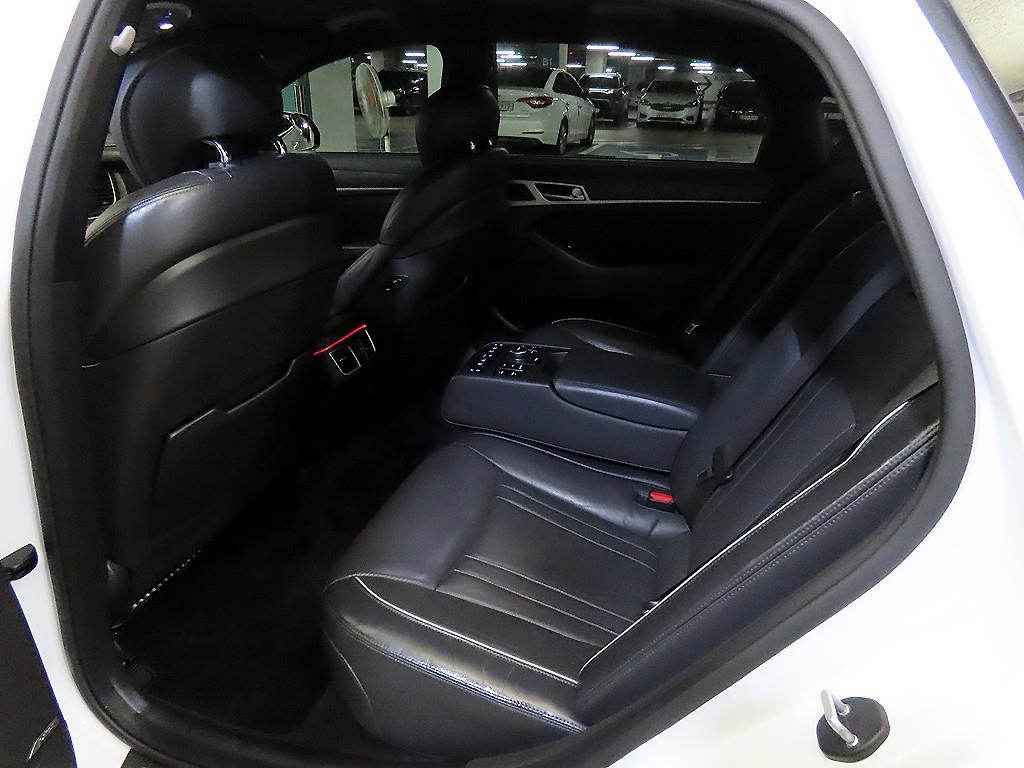 HYUNDAI Genesis - Vista 7