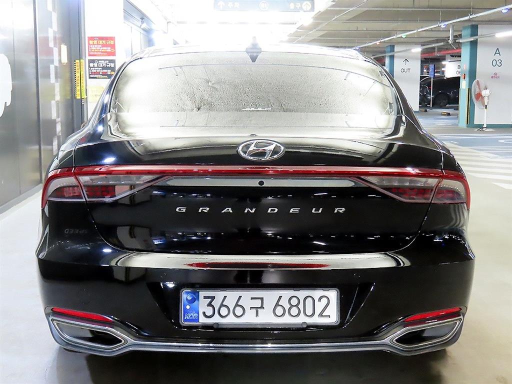 HYUNDAI Grandeur - Vista 5