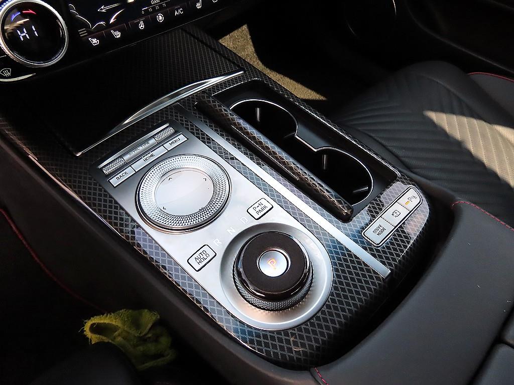 Genesis G80 - Vista 11