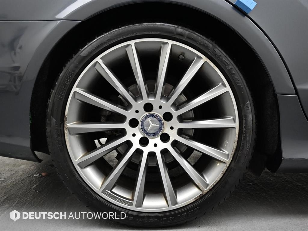 Mercedes Benz CLS Class - Vista 5