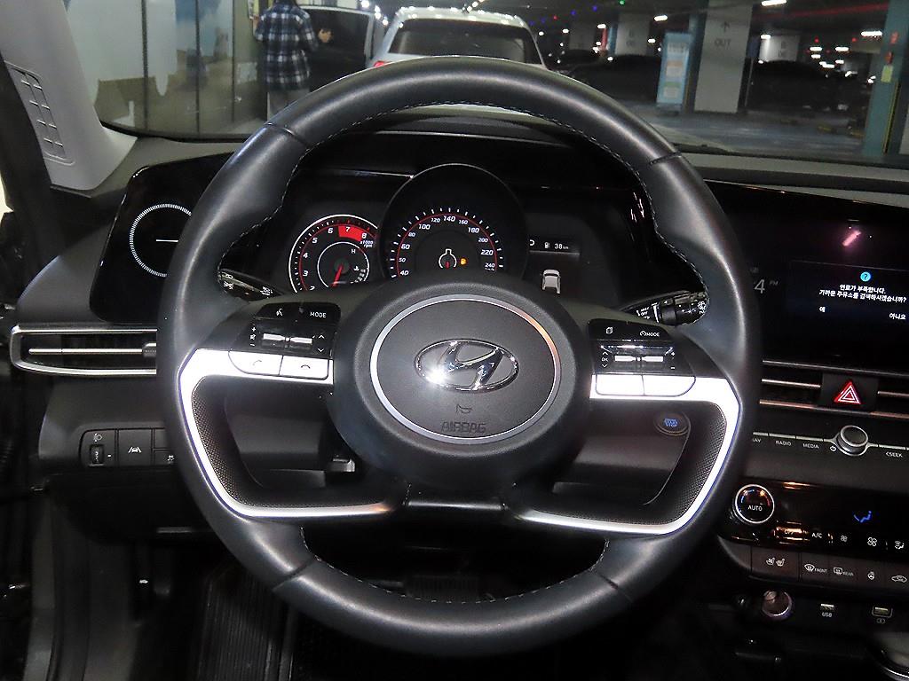 HYUNDAI Avante - Vista 8