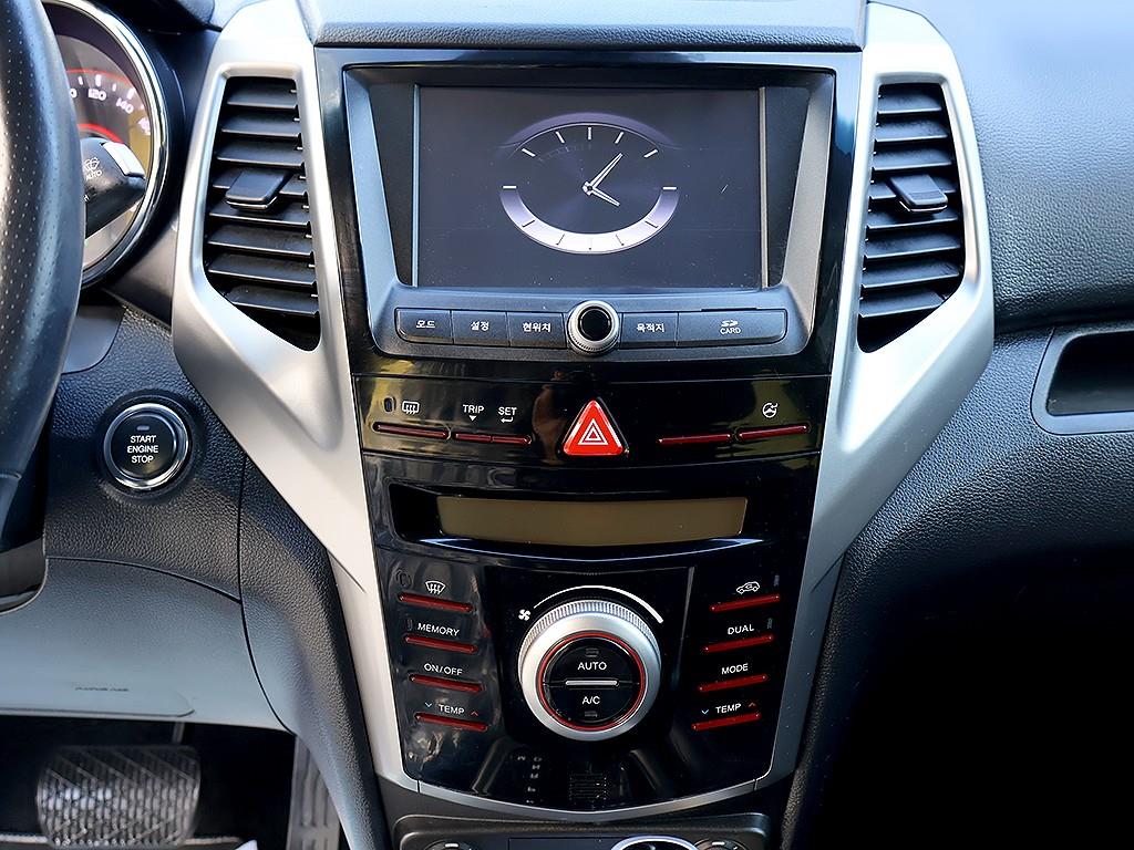 Ssangyong Tivoli 2016 Blanco - Importación desde Corea - HF Imports Iquique - Foto 9