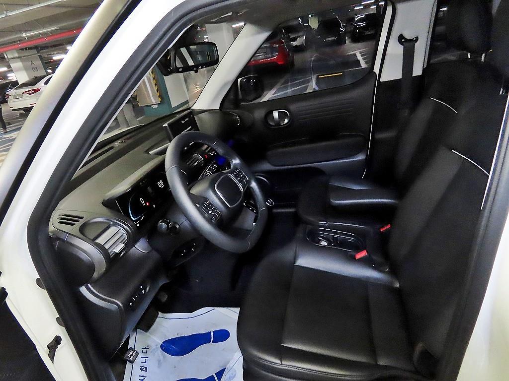 HYUNDAI Casper - Vista 6