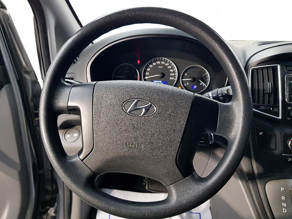 HYUNDAI Starex - Vista 11