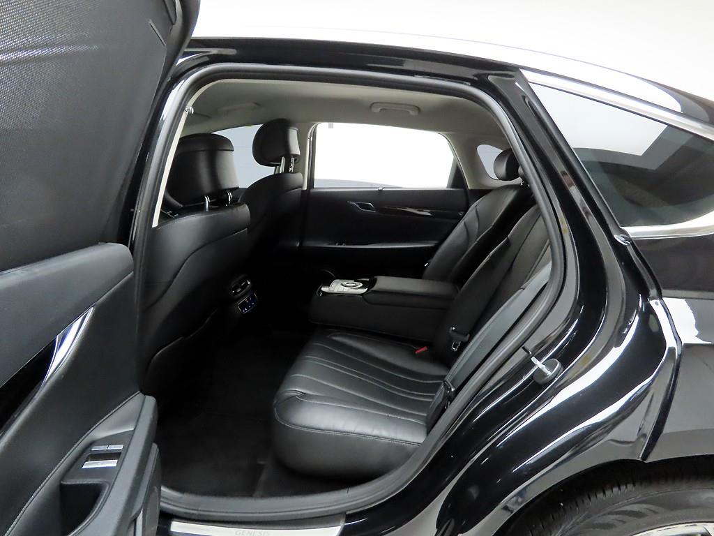 Genesis G80 - Vista 12