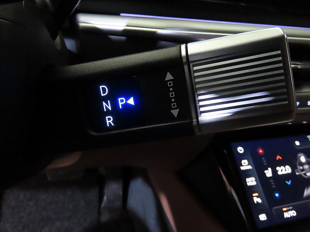 HYUNDAI Grandeur - Vista 12