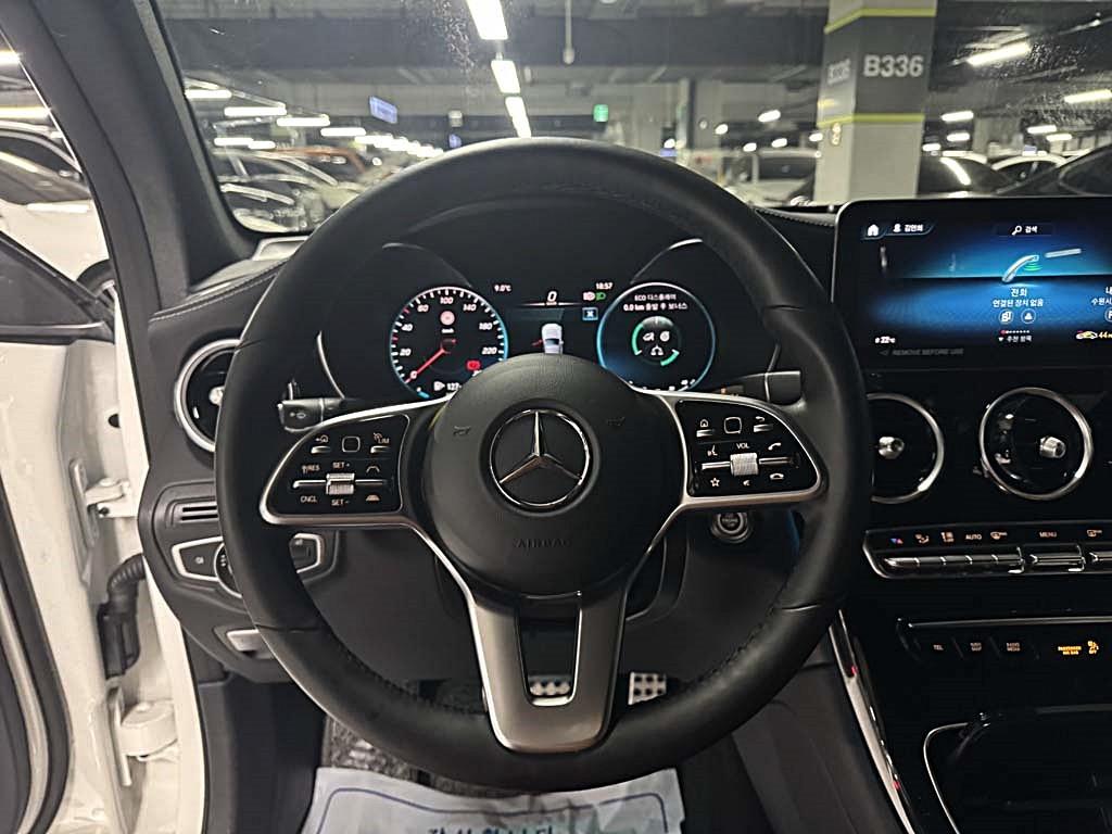 Mercedes Benz GLC Class - Vista 7