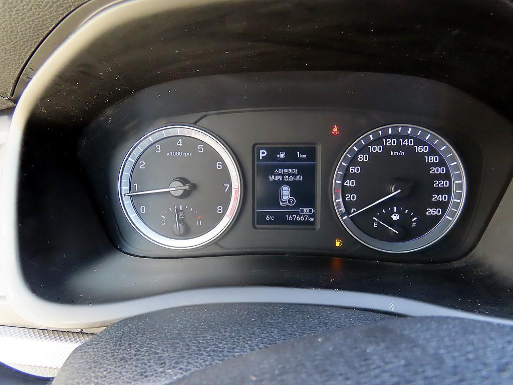 HYUNDAI Sonata - Vista 9