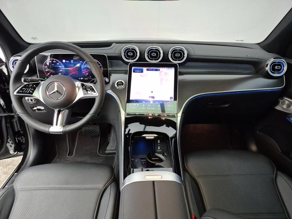 Mercedes Benz GLC Class - Vista 5