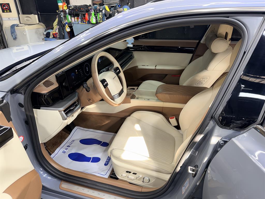 HYUNDAI Grandeur - Vista 7