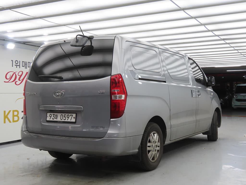 HYUNDAI Starex - Vista 4