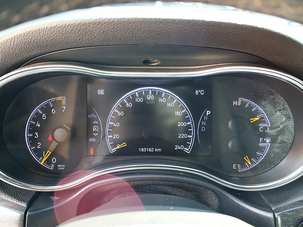 Jeep Cherokee - Vista 11