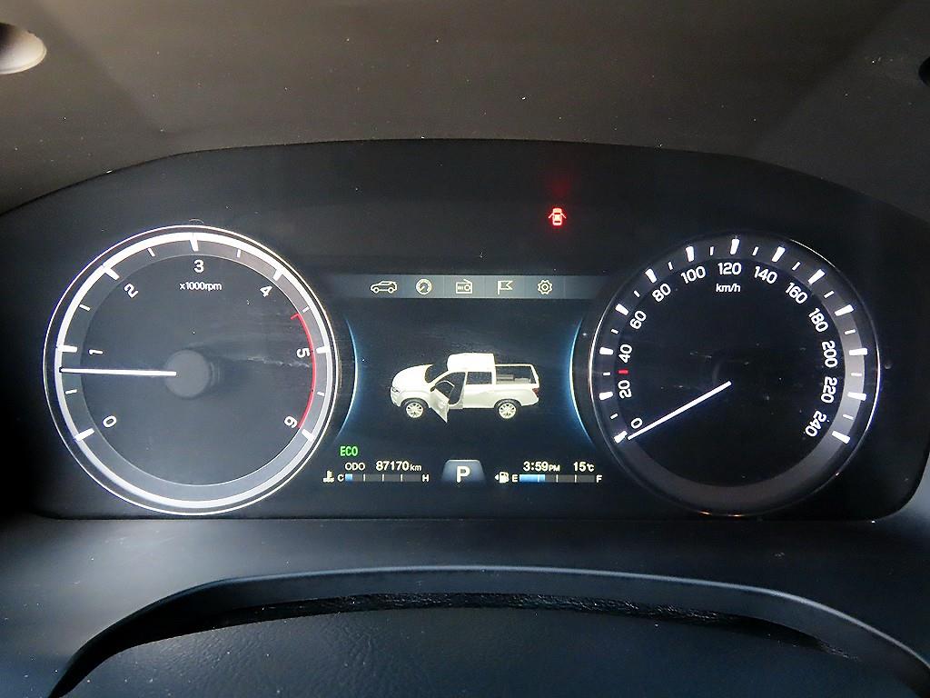 Ssangyong Rexton - Vista 9