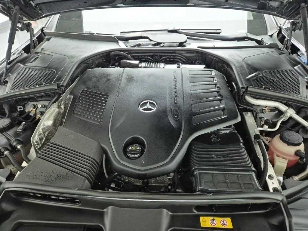 Mercedes Benz S Class - Vista 5