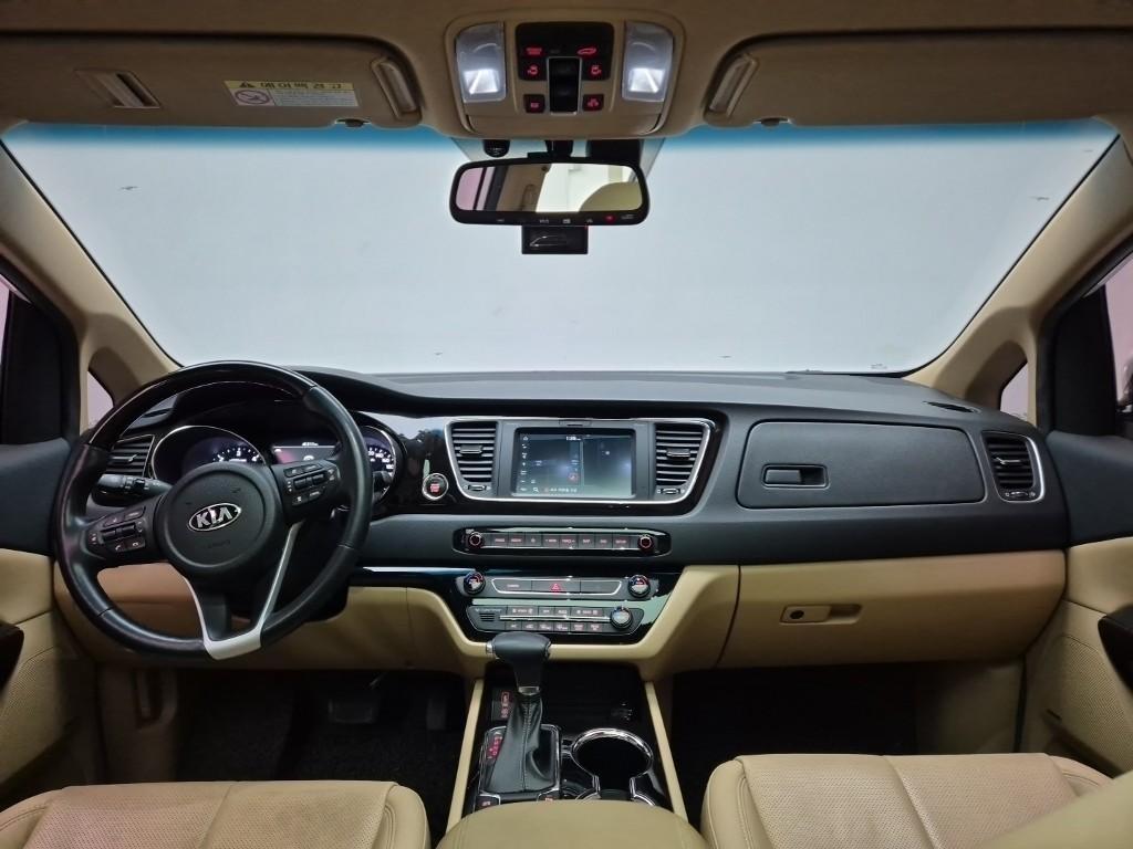 KIA Carnival - Vista 7