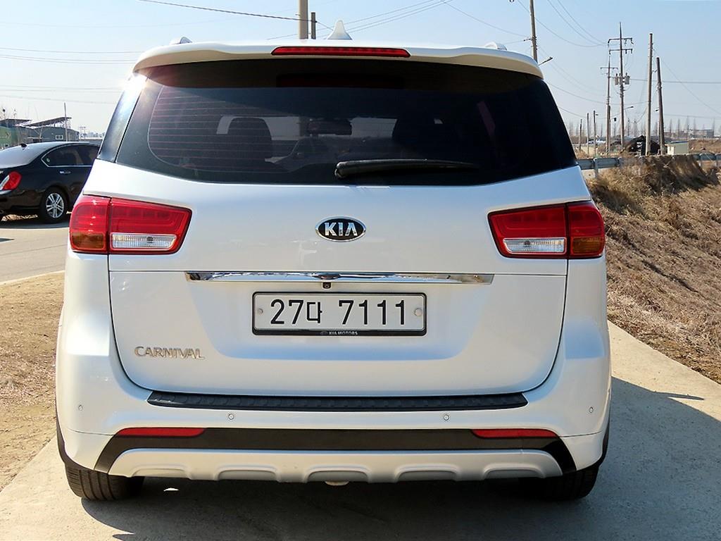KIA Carnival - Vista 4