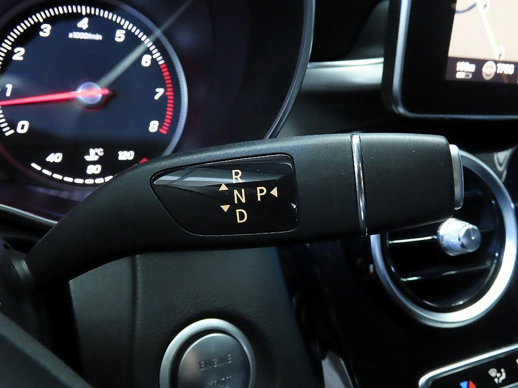 Mercedes Benz C Class - Vista 12