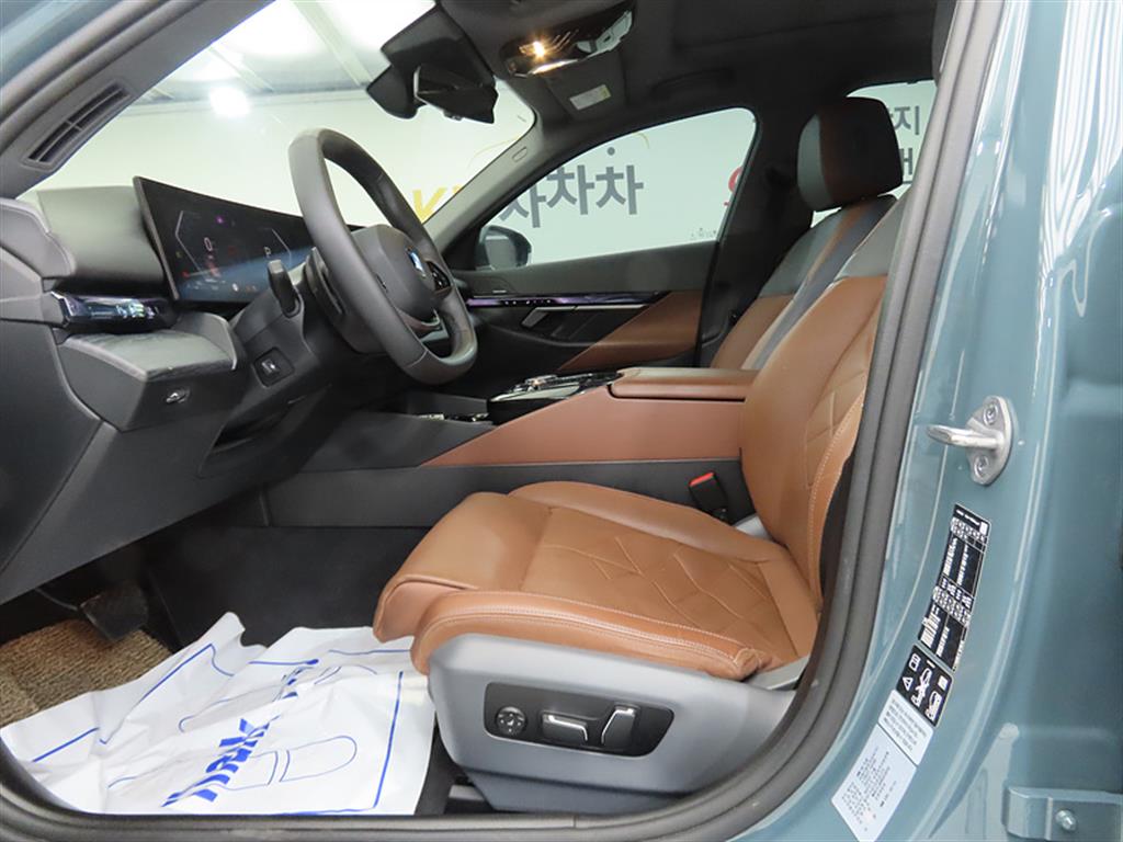 BMW 5 Series - Vista 5