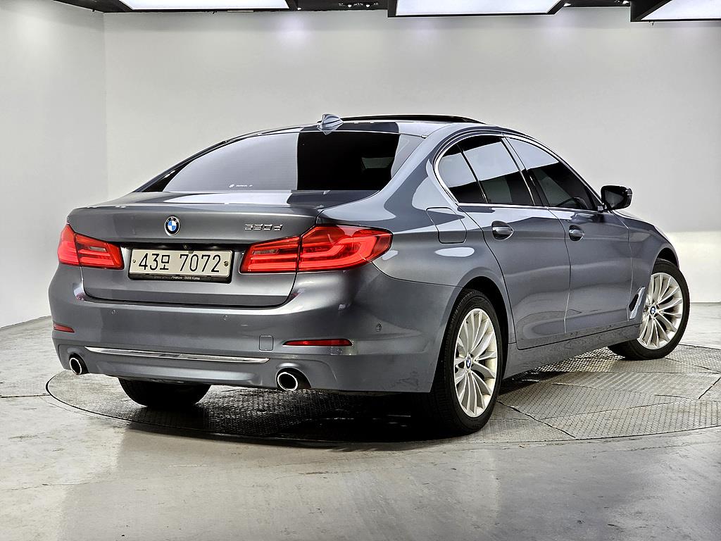 BMW 5 Series - Vista 4