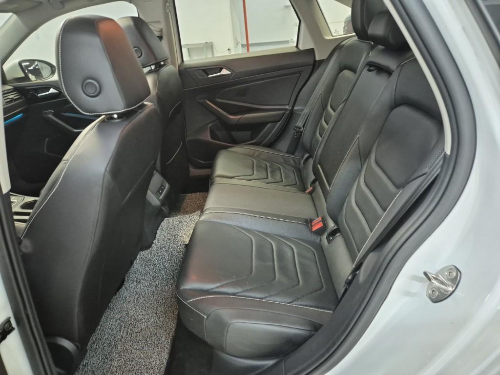 Volkswagen Jetta - Vista 10