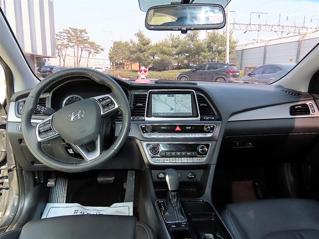 HYUNDAI Sonata - Vista 7