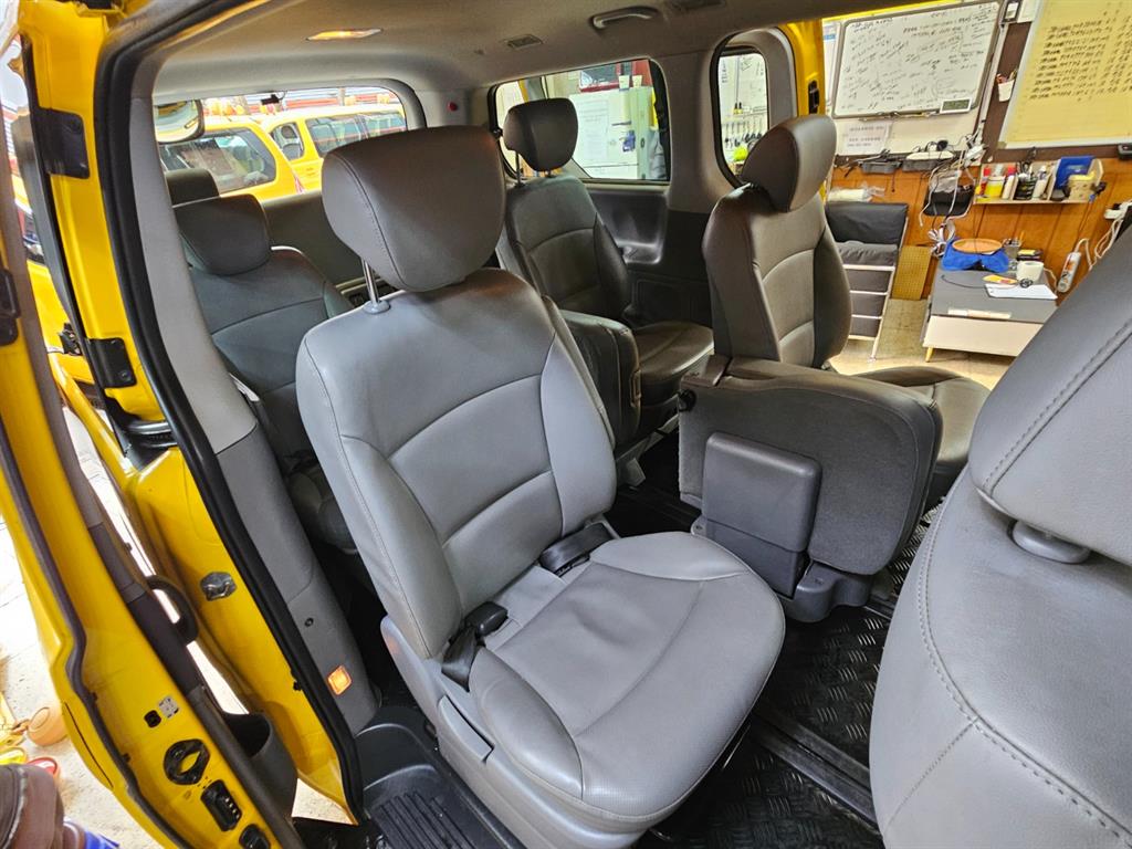 HYUNDAI Starex 2019 Amarillo - Importación desde Corea - HF Imports Iquique - Foto 17