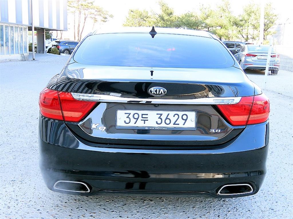 KIA K9 - Vista 4