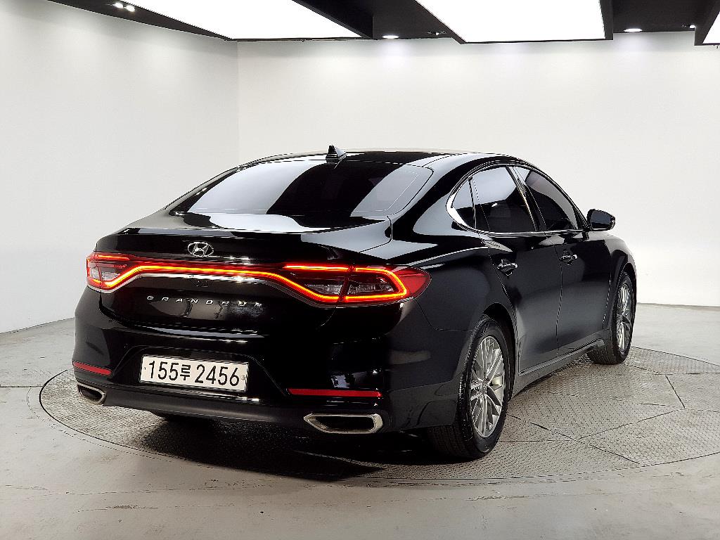 HYUNDAI Grandeur - Vista 4