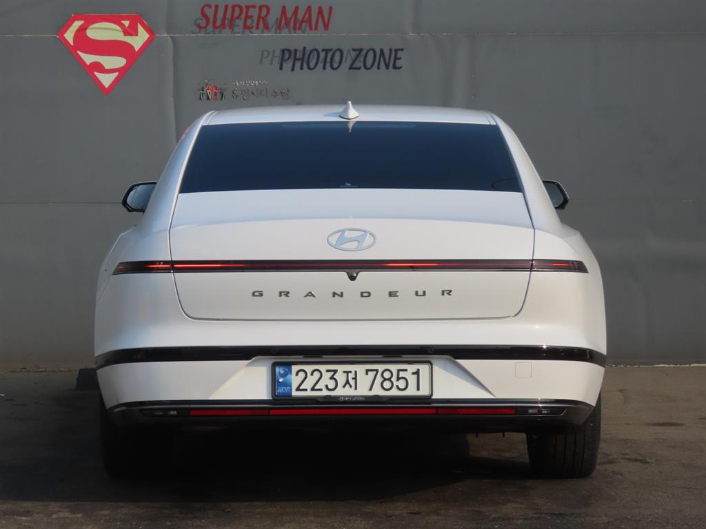 HYUNDAI Grandeur - Vista 7