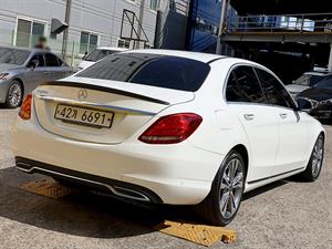 Mercedes Benz C Class - Vista 8