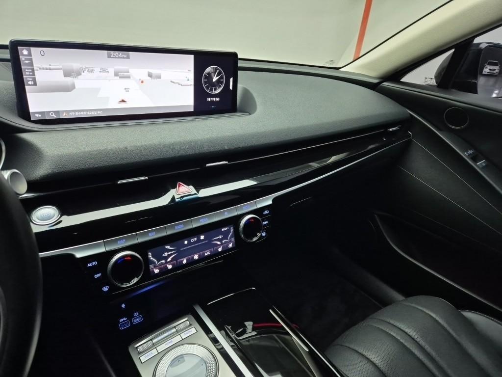 Genesis G80 - Vista 10