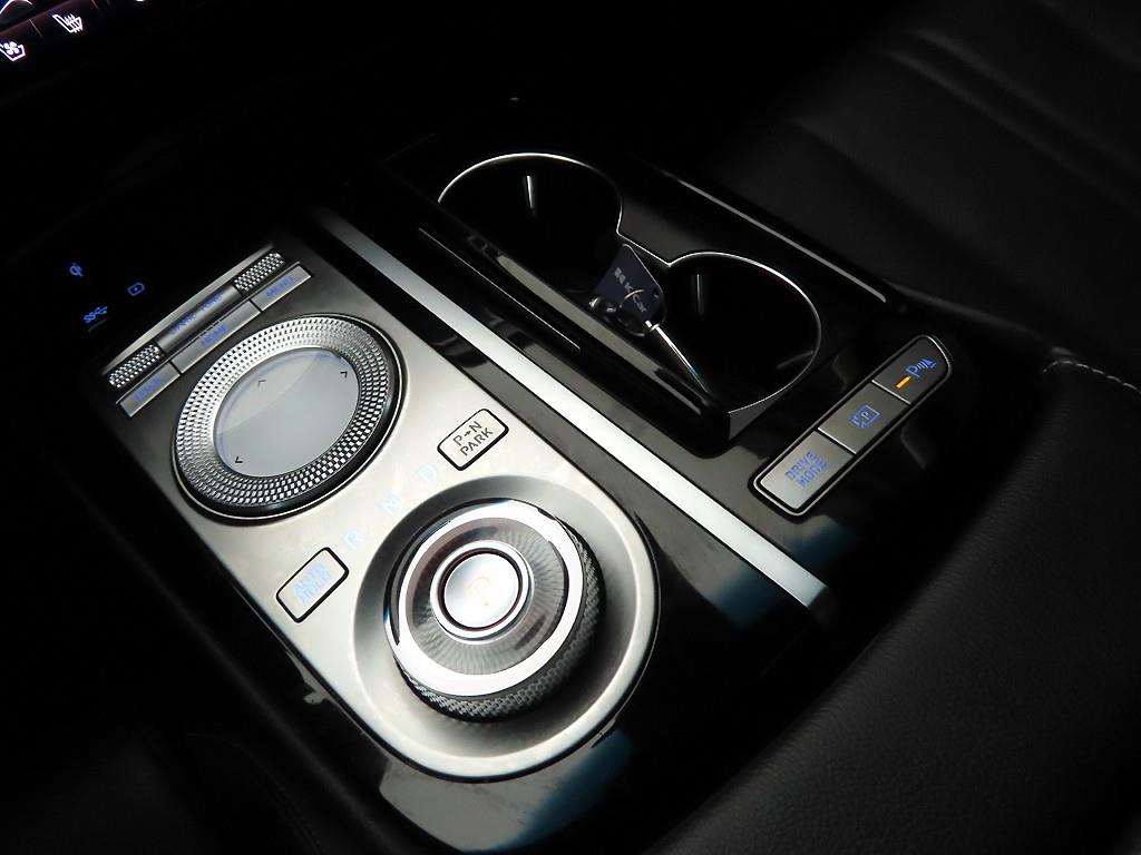 Genesis G80 - Vista 10