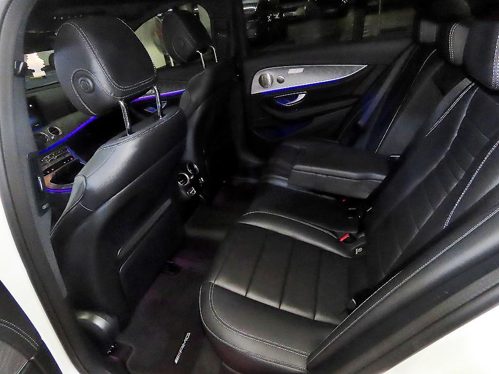 Mercedes Benz E class - Vista 6