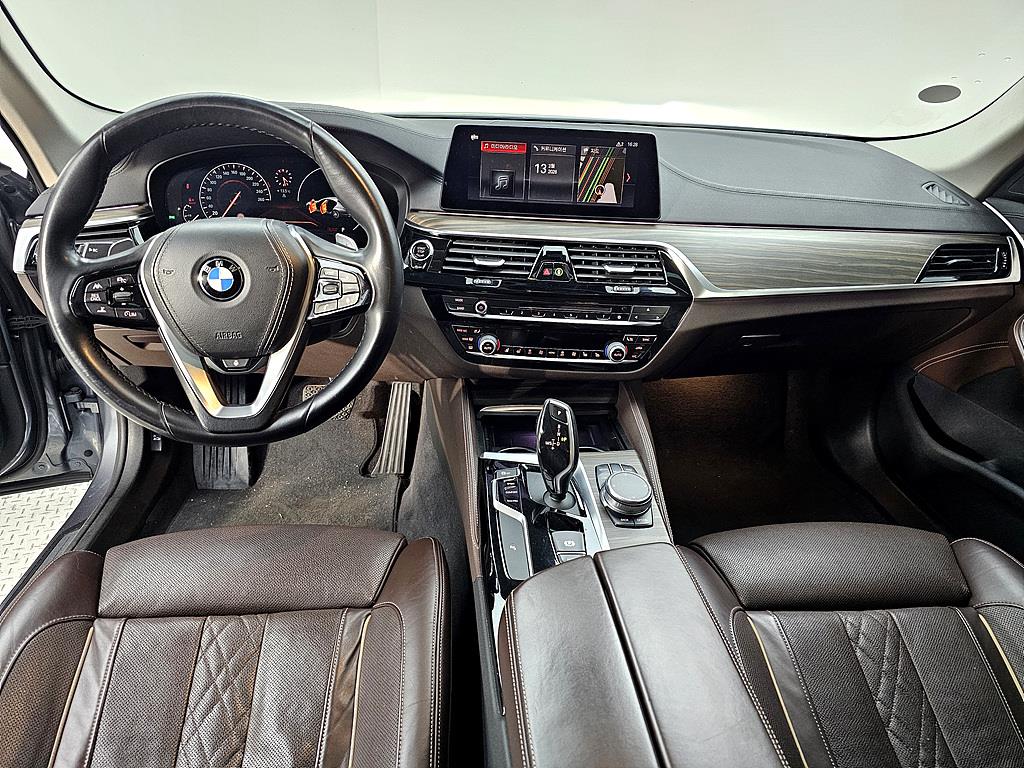 BMW 5 Series - Vista 5