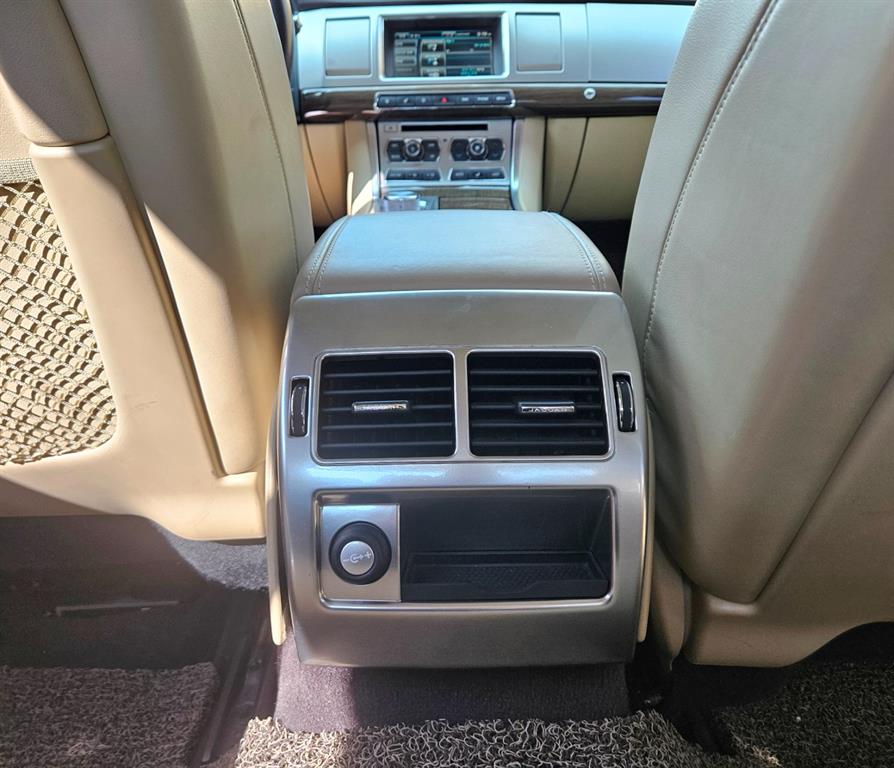 Jaguar XF 2015 Gris - Importación desde Corea - HF Imports Iquique - Foto 14