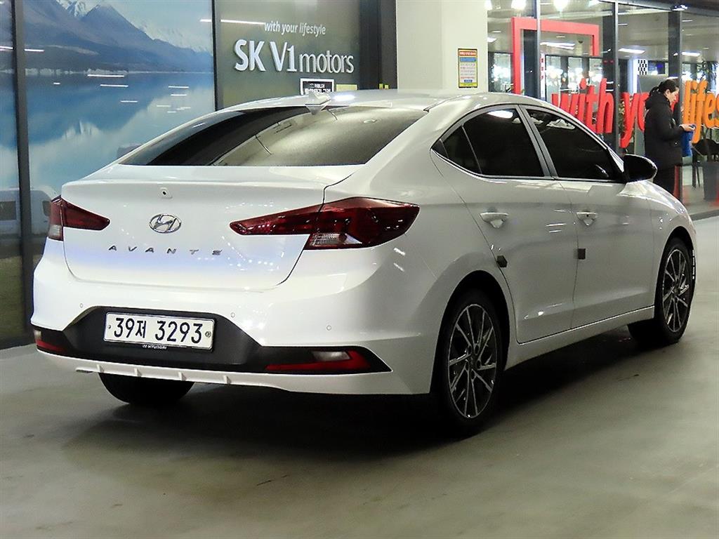 HYUNDAI Avante - Vista 4