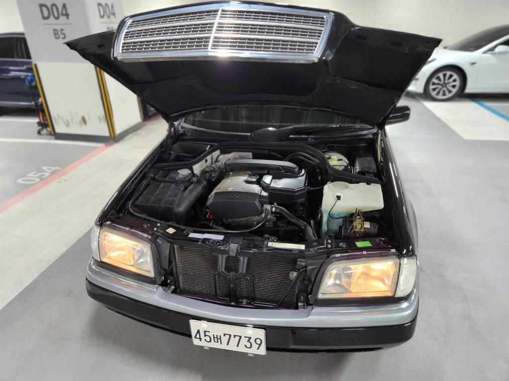 Mercedes Benz C Class - Vista 6