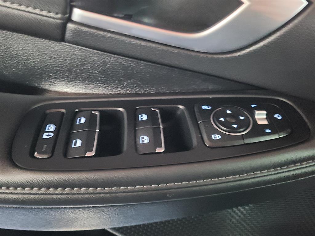 HYUNDAI Sonata - Vista 12