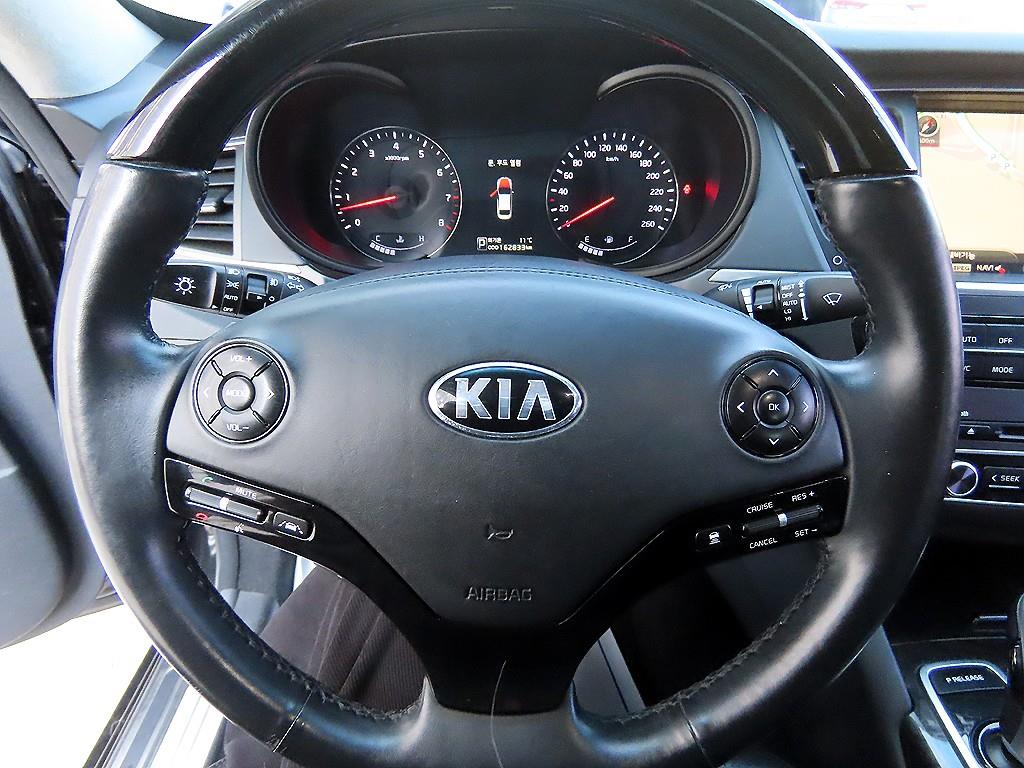 KIA K9 - Vista 8