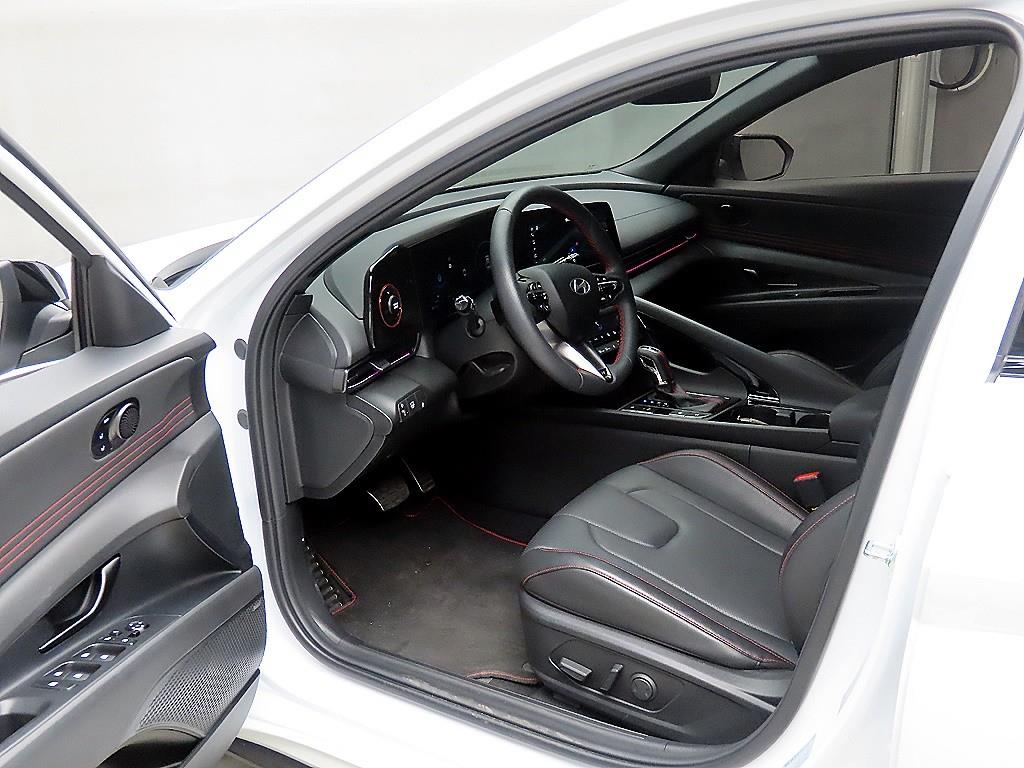 HYUNDAI Avante - Vista 5