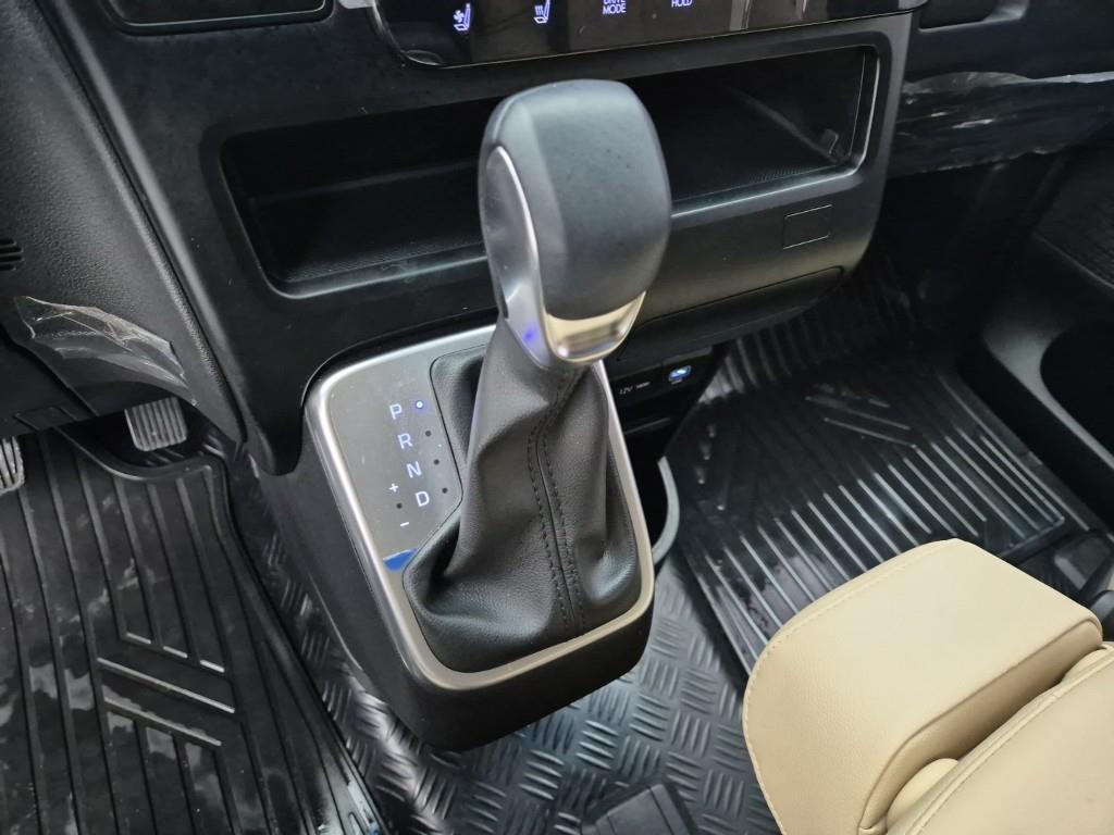 HYUNDAI Staria - Vista 8